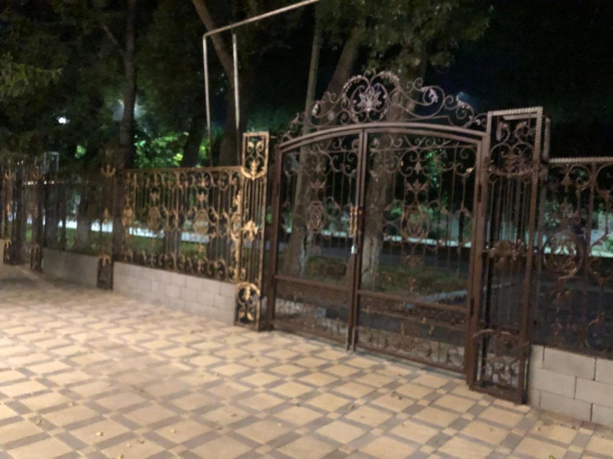 Hotel Lion Almaty Eksteriør bilde