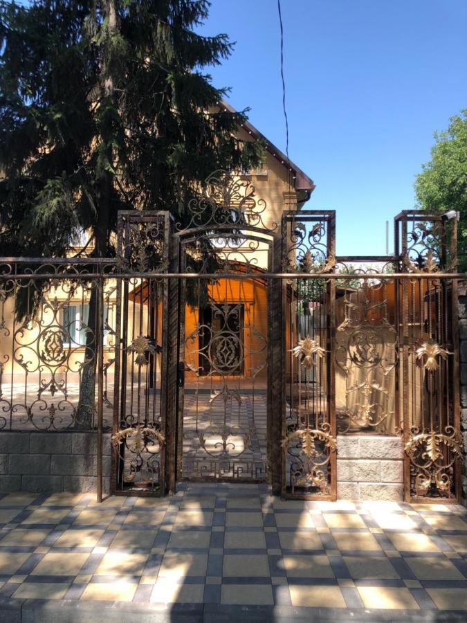 Hotel Lion Almaty Eksteriør bilde