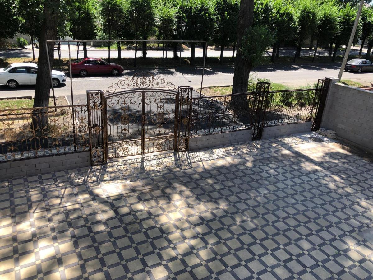 Hotel Lion Almaty Eksteriør bilde