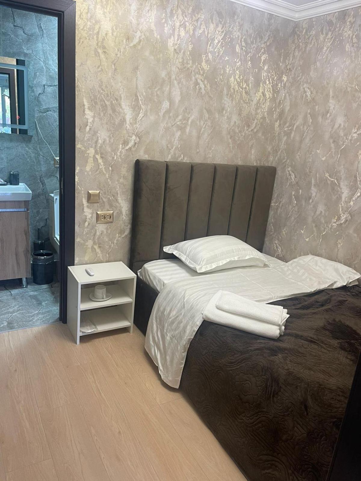 Hotel Lion Almaty Eksteriør bilde